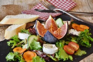 salad figs and cheese